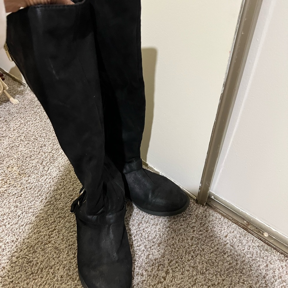 Black Heeled Boots with Suede Finish